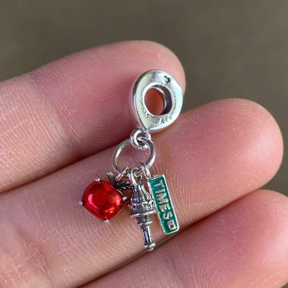NWOT NYC Apple, Torch and Street Sign Triple Dangle Charm Sterling Silver 925
